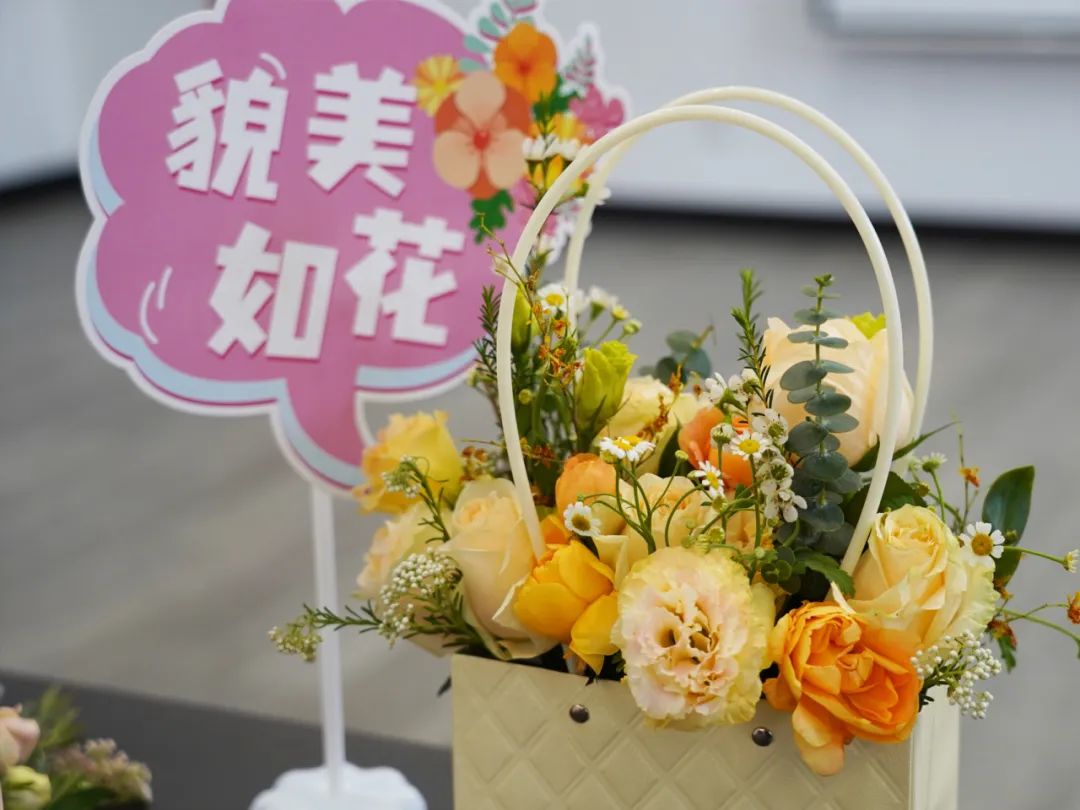 伊顿母线三八女神节花享会活动圆满举办！